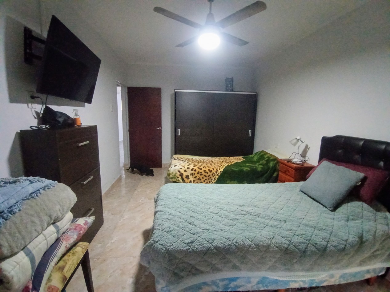 Casa con piscina en Praderas 